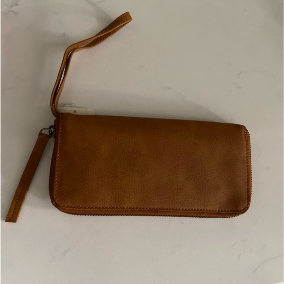 NFree People Wallet Brown Distressed Vegan Wristlet Strap Zip Closure Clutch - Picture 6 of 16